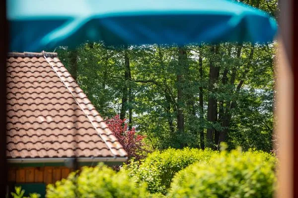 Ferienhaus Himmelblau in Jabel Terasse mit Blick auf den See  Himmelblau