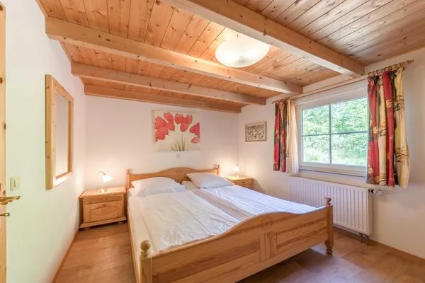 Ferienhaus Himmelblau in Jabel Blick in eines der Schlafzimmer  Himmelblau