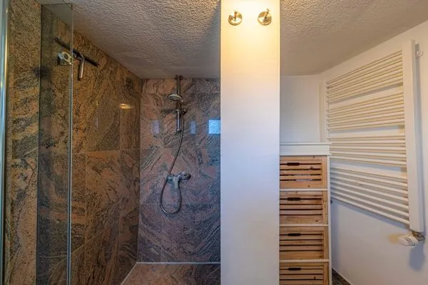 Ferienhaus InselGlück in Malchow Badezimmer mit Dusche  InselGlück