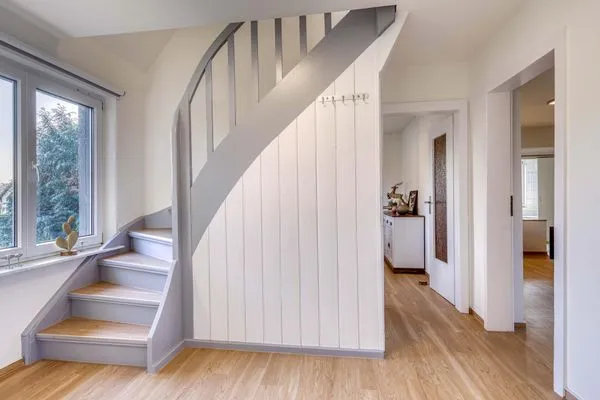 Ferienhaus Casa Castagno Flur mit Treppe zum Obergeschoss  Casa Castagno