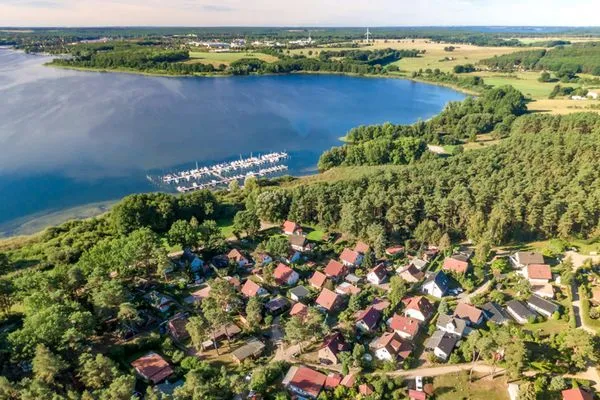 Ferienhaus MöwenKieker Blick über die Landschaft und den Fleesensee  MöwenKieker