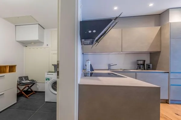 Ferienwohnung Inselsuite Malchow Küchenzeile und Abstellraum  Inselsuite