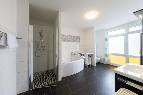 Ferienwohnung Müritzrast Waren (Müritz) - modernes Badezimmer  Müritzrast