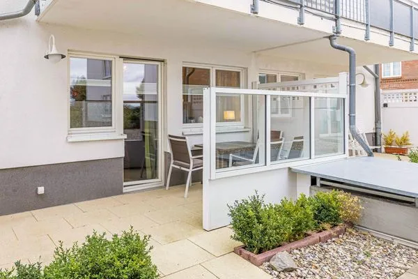 Ferienwohnung Müritzrast Waren (Müritz) - das Frühstück im Freien genießen  Müritzrast