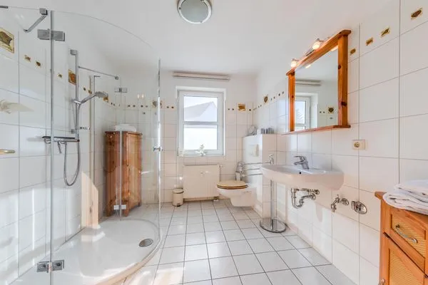Ferienwohnung Perle am Seeufer Waren (Müritz)- geräumiges Badezimmer  Perle am Seeufer