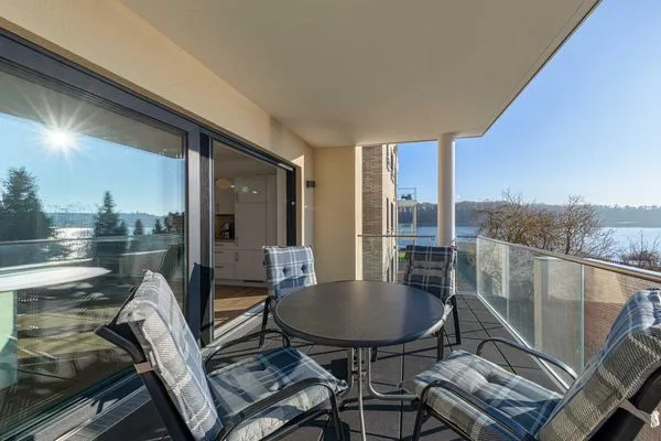 Ferienwohnung Wasserlilie Malchow Balkon mit Blick auf den Malchower See  Wasserlilie