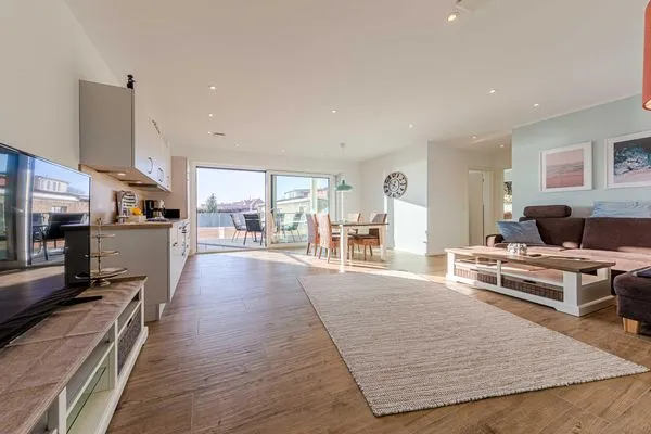 Ferienwohnung Wasserlilie Malchow offener Wohnbereich mit Terasse  Wasserlilie