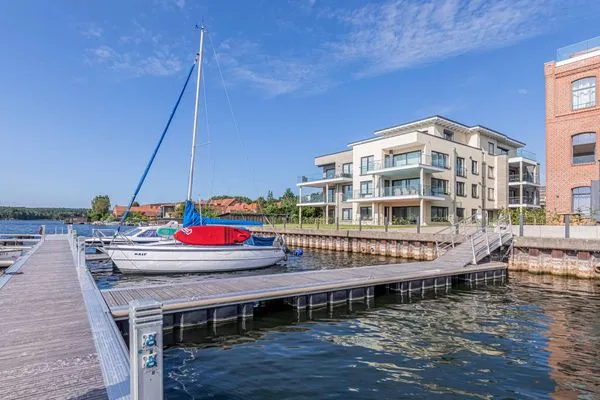 Ferienwohnung Pusteblume in Malchow alte Tuchfabrik direkt am Wasser  Pusteblume