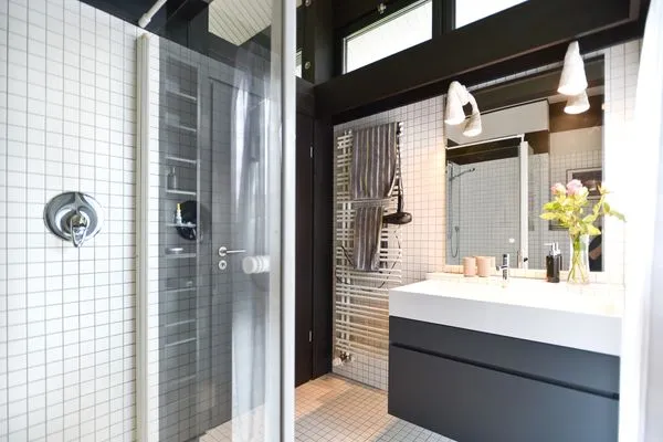 Badezimmer  (WOH15) Ferienhaus "Kapitänsresidenz"