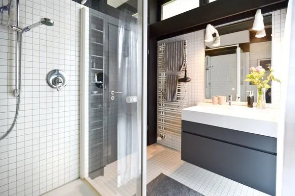 Badezimmer  (WOH15) Ferienhaus "Kapitänsresidenz"