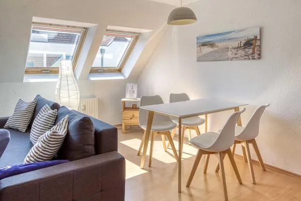Ferienwohnung Studio Waren Wohnzimmer mit Essbereich  Studio