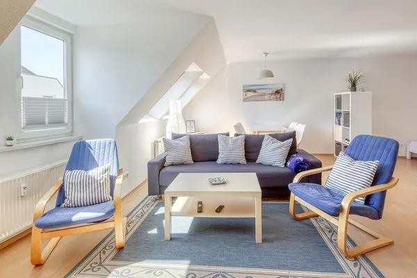 Ferienwohnung Studio Waren Wohnzimmer mit Schaukelstühlen  Studio