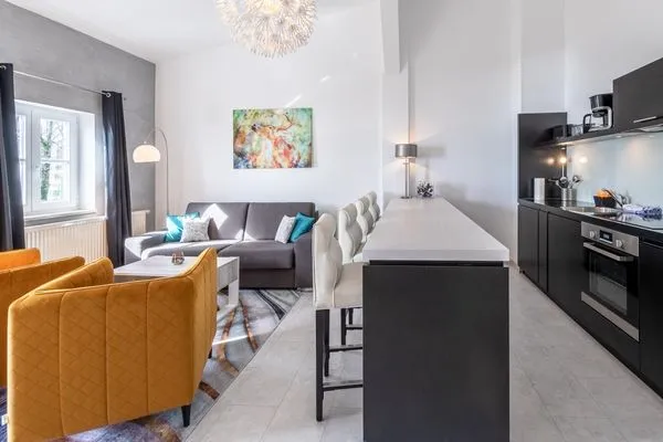 Ferienwohnung Kietz-Idylle - Wohnraum mit Küchenzeile und Essbereich  Kietz-Idylle