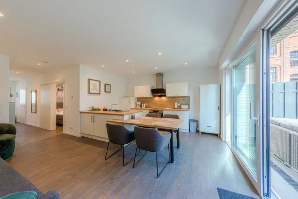 Ferienwohnung Sebastian Malchow - offene Küche mit Essbereich  Sebastian