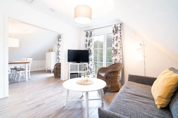   Land Idyll Warnsdorf - Ferienwohnung "Gelb"