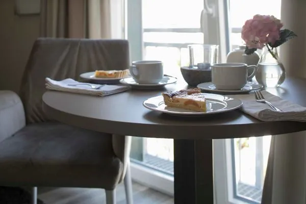 Esstisch  Gästehaus Orion - Doppelzimmer 5