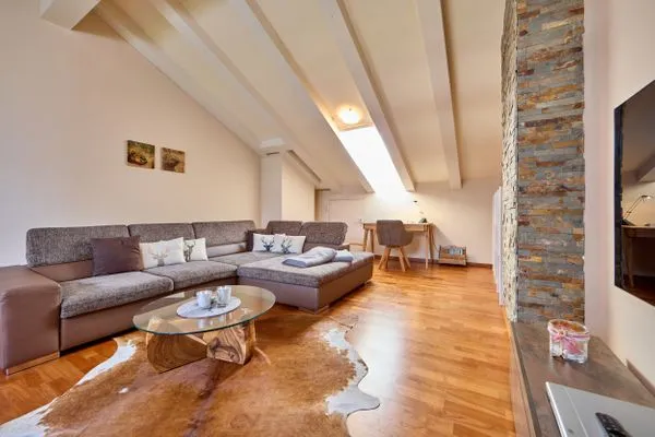 Wohnzimmer  Platzhirsch