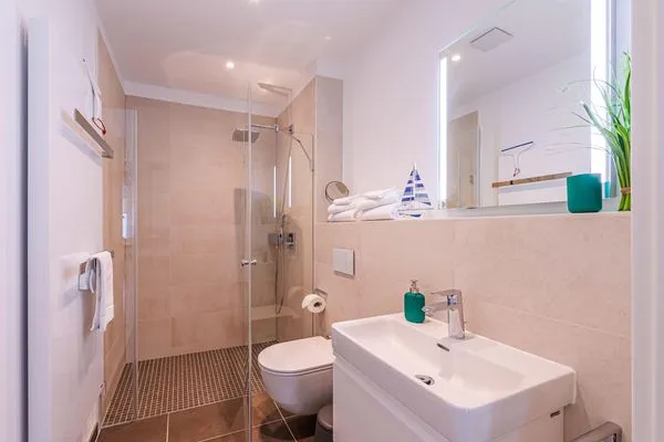 Ferienwohnung Inselzauber in Malchow - Badezimmer mit Dusche  Inselzauber