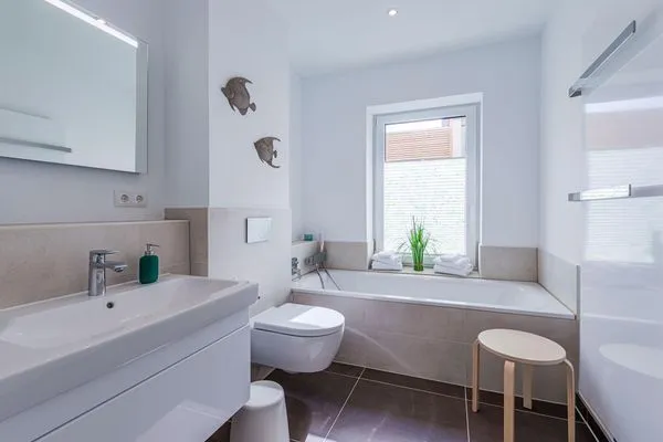 Ferienwohnung Inselzauber in Malchow - Badezimmer mit Badewanne  Inselzauber