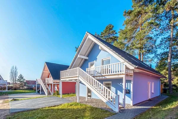 Ferienwohnung Merlin Ausguck Röbel/Müritz - Aussenansicht mit Garten  Merlin Ausguck