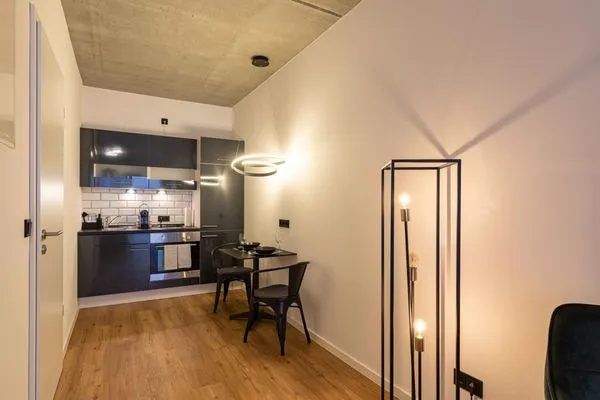 Küche / Küchenzeile  LÜTTES LOFT Ap. 01