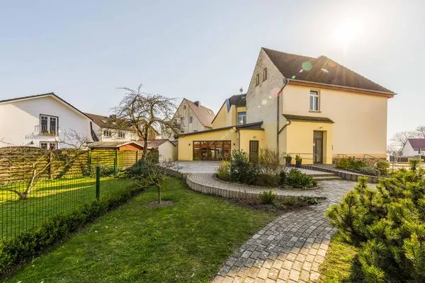 Ferienwohnung Oase am See Waren (Müritz) - gleich um die Ecke Parkanlagen und Schiffsanleger  Oase am See