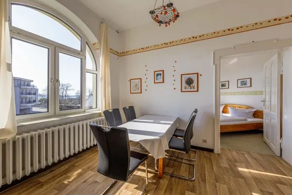 Ferienwohnung Oase am See Waren (Müritz) - Wohnzimmer mit Blick zur Müritz  Oase am See