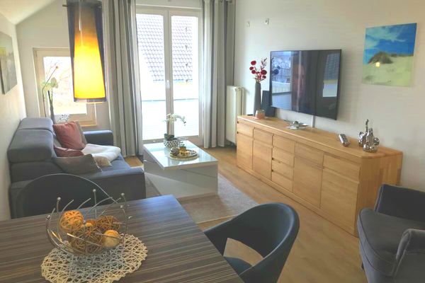 Wohnzimmer mit Essplatz