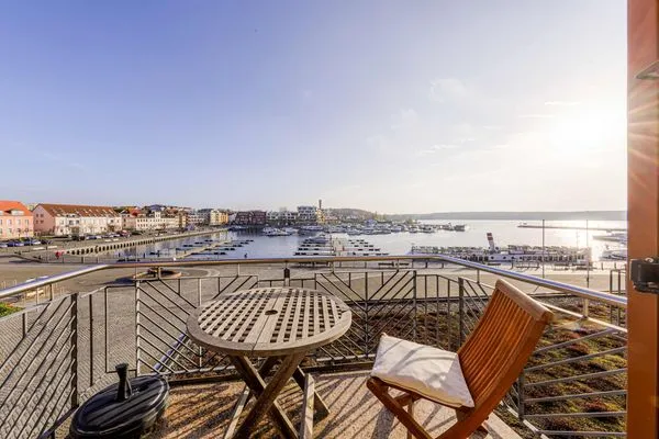 Ferienwohnung Hafenloge Waren (Müritz) - stetes Treiben auf dem Wasser  Hafenloge