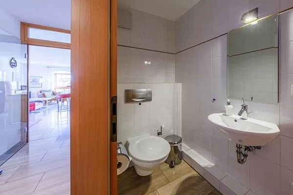 Ferienwohnung Hafenloge Waren (Müritz) - Gästetoilette  Hafenloge