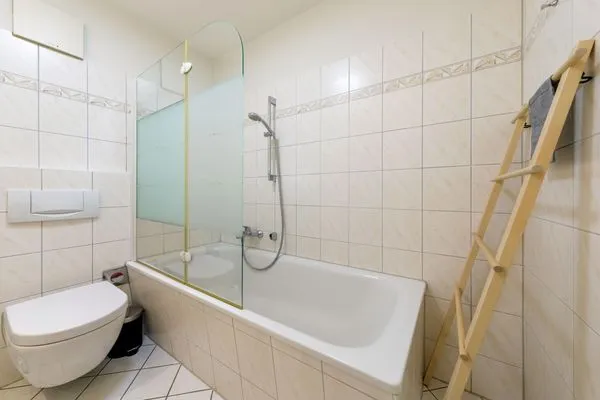 Ferienwohnung Jolle Waren Müritz - geräumiges Badezimmer  Jolle