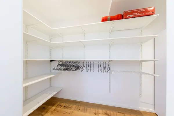 Ferienwohnung SeeGlück begehbarer Kleiderschrank  SeeGlück