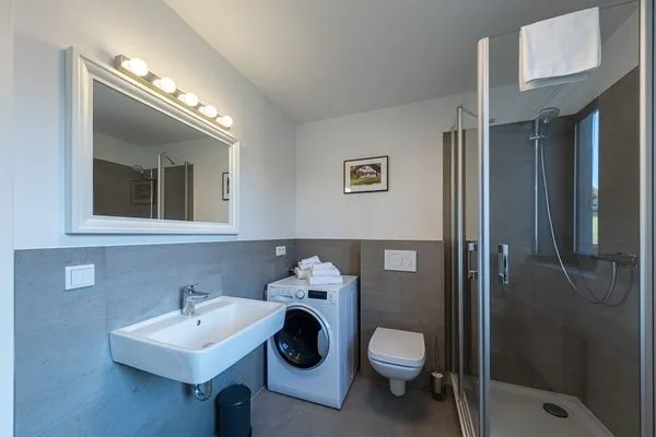 Ferienwohnung Family Suite Blick in eines der Badezimmer  Family Suite