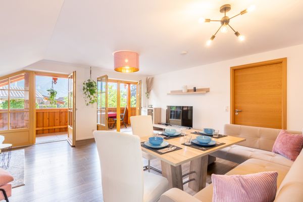  Ferienwohnung Griabig Ferienwohnungen in Schwangau - Küche, Essbereich, Wohnzimmer