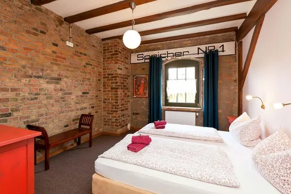 Ferienwohnung Lilie Waren (Müritz) - Schlafzimmer  Lilie