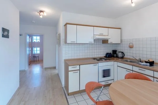 Ferienwohnung Hafenoase Waren (Müritz) - Küchenzeile mit Essecke  Hafenoase