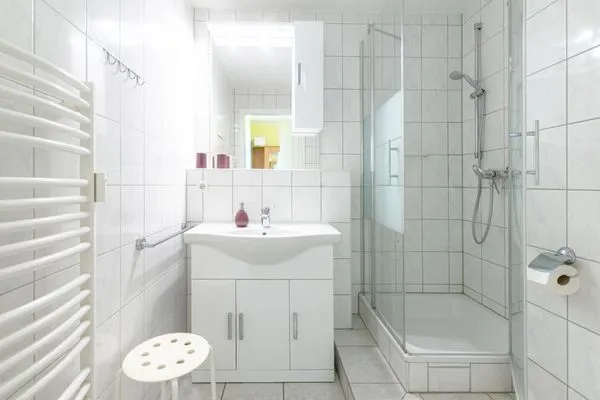 Ferienwohnung Abendsonne Waren - Badezimmer mit Dusche  Abendsonne