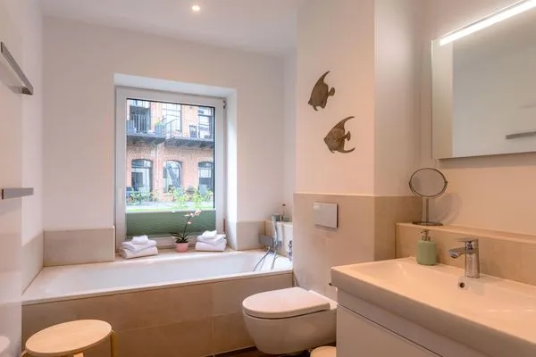 Ferienwohnung Inselpirat Malchow - Badezimmer mit Badewanne  Inselpirat