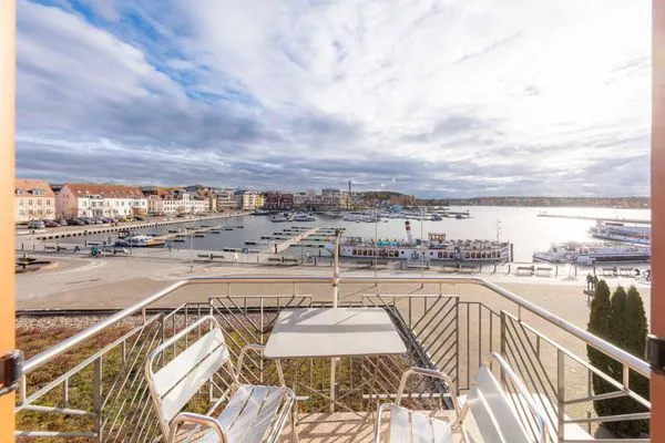 Ferienwohnung Yachthafenflair Waren (Müritz) -  maritime Aussichten  Yachthafenflair