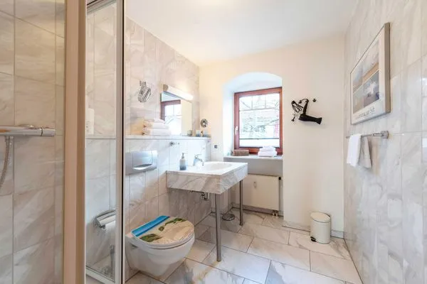 Ferienwohnung Yachthafenflair Waren (Müritz) - das Badezimmer  Yachthafenflair