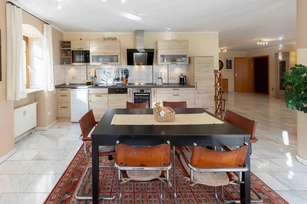 Ferienwohnung Yachthafenflair Waren (Müritz) -  die Küche mit Sitzgruppe  Yachthafenflair