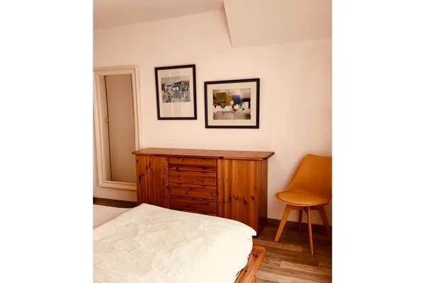 Schlafzimmer mit Doppelbett  Bahnhofstraße 10 - Wohnung 4