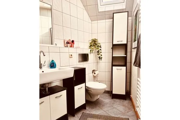 Badezimmer mit Dusche  Bahnhofstraße 10 - Wohnung 4