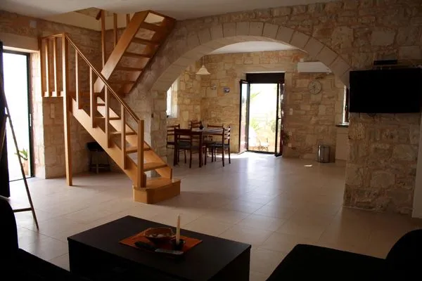 Living room  Daven-Analipsi