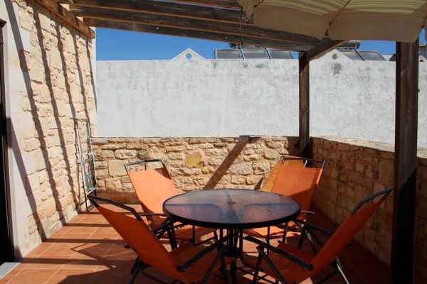 Terrace  Daven-Analipsi