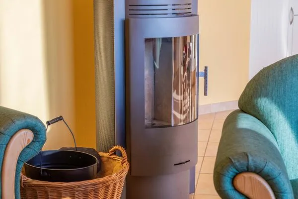 Ferienwohnung Storchenhorst Göhren-Lebbin - Kamin im Wohnbereich  Storchenhorst