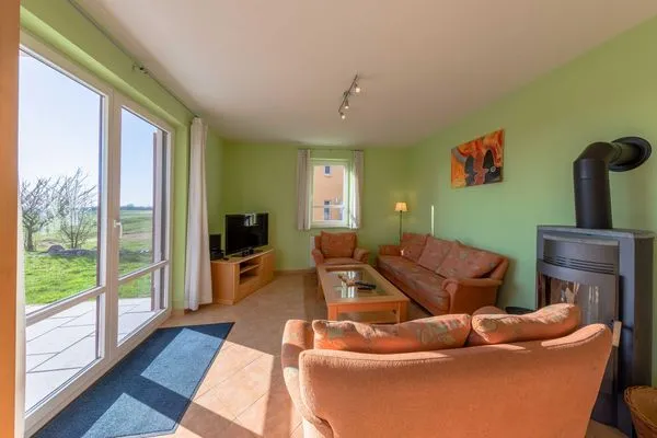 Ferienwohnung Storchenrast Göhren-Lebbin - Blick in den Wohnbereich  Storchenrast