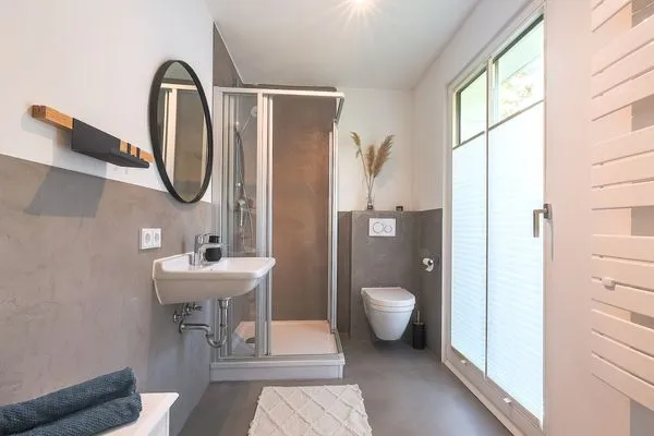 Badezimmer Haffperle Meerblau - zentral in Haffkrug, nur wenige Schritte zum Strand