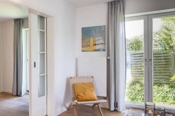 Dekoratives Detail Haffperle Meerblau - zentral in Haffkrug, nur wenige Schritte zum Strand