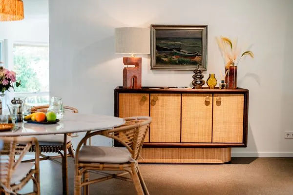 Dekoratives Detail  Gegen den Wind